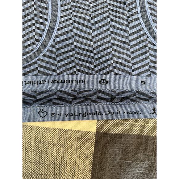 Lululemon - RARE Blue & Black chevron Run Swifty Tech Racerback tank top Size 6 - Picture 5 of 9